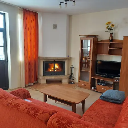 Two-bedroom In The Beautiful Pinerose * Bansko