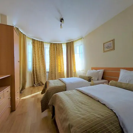 Two-bedroom In The Beautiful Pinerose Casa de Férias Bansko